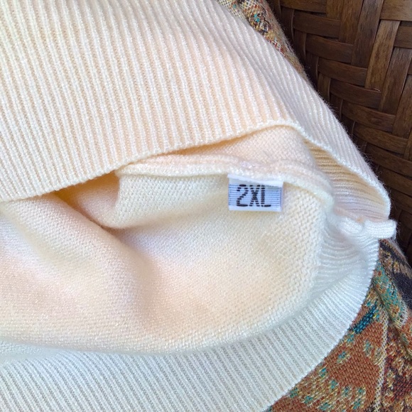 Ladies no name turtleneck sweater. NWOT. - Picture 4 of 4